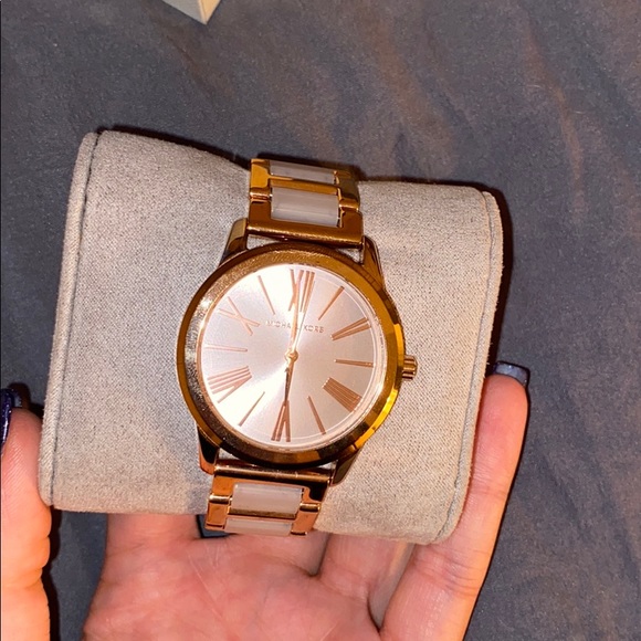 Women’s Michael kohrs rose-gold watch - Picture 5 of 12